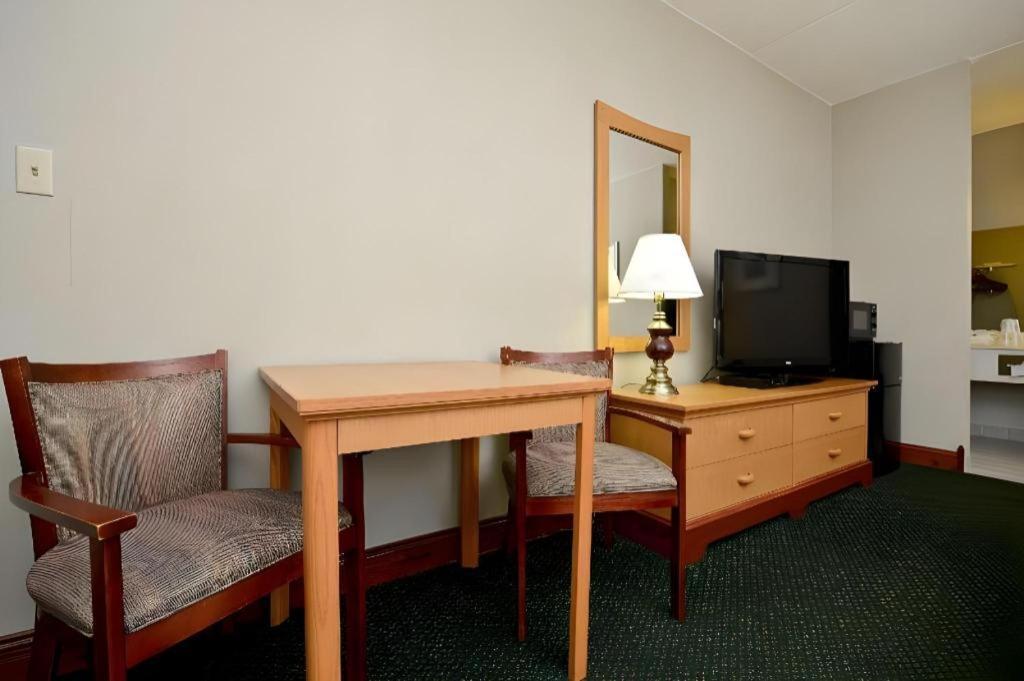 Best Western Inn Goshen Exterior photo